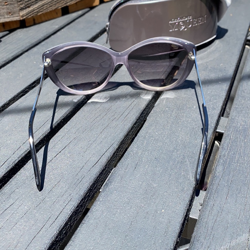 Alexander McQueen Cat Eye Sunglasses - Picture 4 of 6